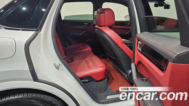 Porsche Cayenne 2021 thumb 11