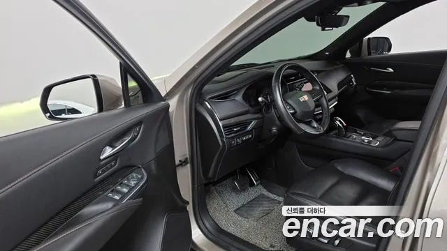 Cadillac XT4 2023 thumb 9