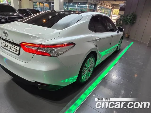 Toyota Camry 2019 thumb 2