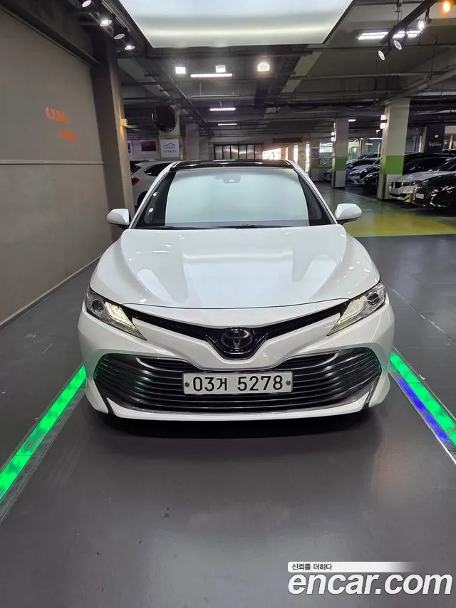 Toyota Camry 2019 thumb 3
