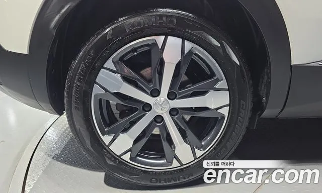 Peugeot 3008 2019 thumb 5