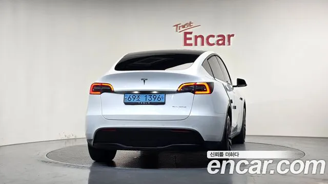 Tesla Model Y 2022 thumb 3