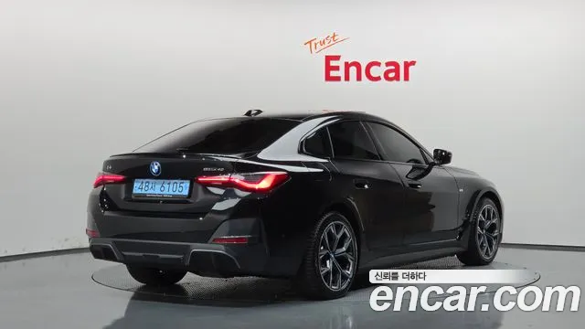 BMW i4 2023 thumb 2