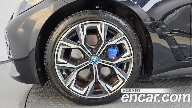 BMW i4 2023 thumb 5