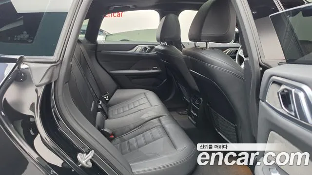 BMW i4 2023 thumb 11