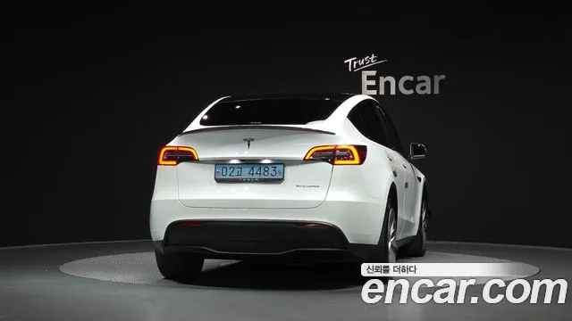 Tesla Model Y 2022 thumb 4