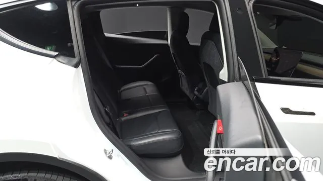 Tesla Model Y 2022 thumb 12
