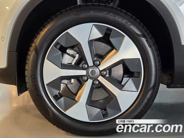 Volvo XC40 2025 thumb 5