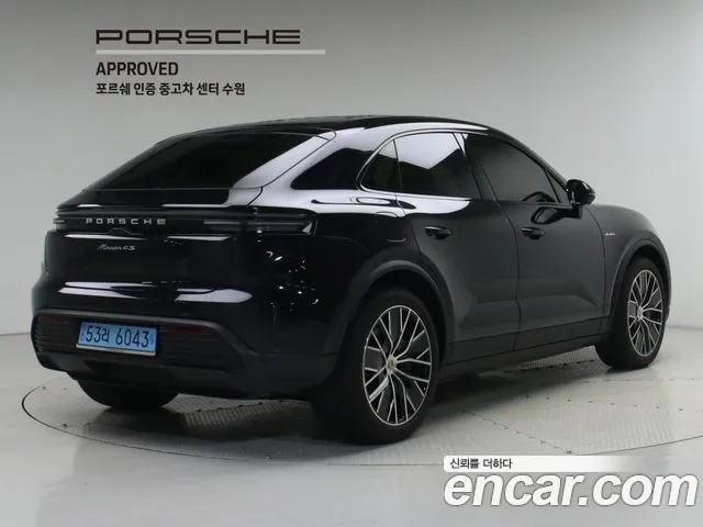 Porsche Macan 2025 thumb 2