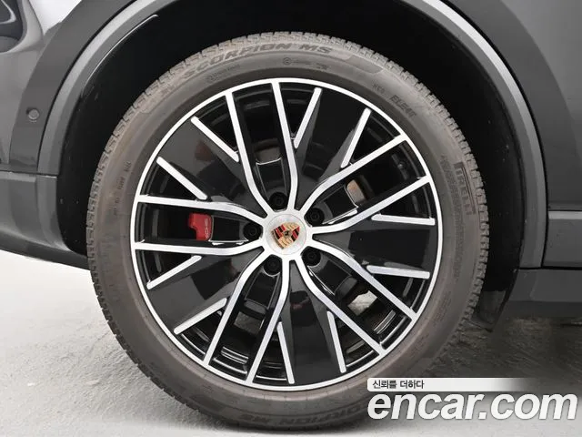 Porsche Macan 2025 thumb 5