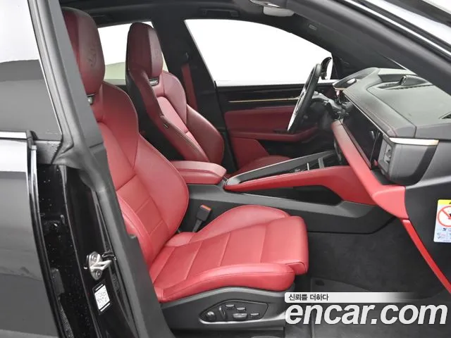 Porsche Macan 2025 thumb 10