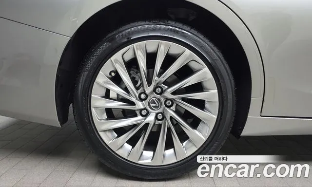 Lexus ES 2023 thumb 4