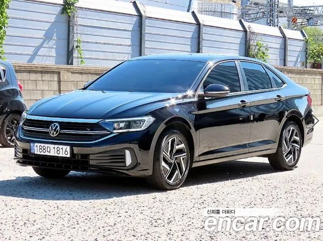 Volkswagen Jetta 2023 thumb 2