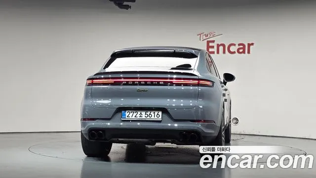 Porsche Cayenne 2025 thumb 3