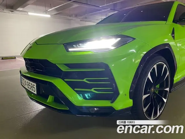 Lamborghini Urus 2021 thumb 3