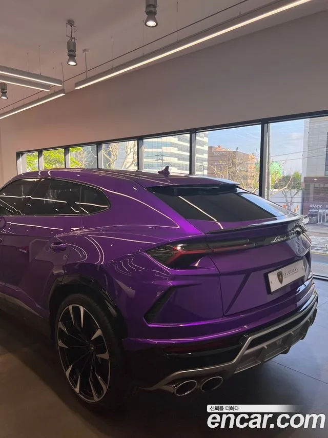 Lamborghini Urus 2021 thumb 8