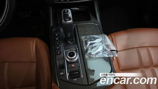 Maserati Levante 2019 thumb 9