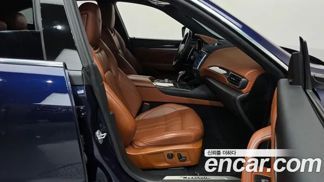 Maserati Levante 2019 thumb 11