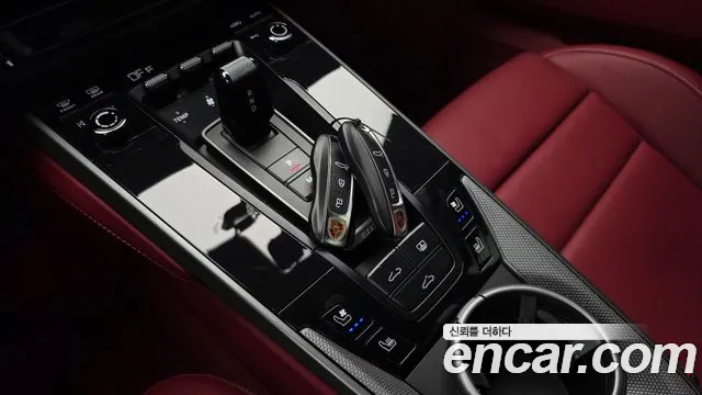 Porsche 911 2021 thumb 8