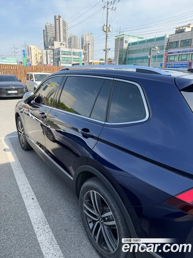 Volkswagen Tiguan 2023 thumb 2