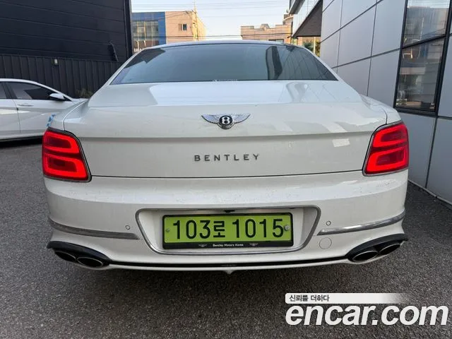 Bentley Flying Spur 2022 thumb 4