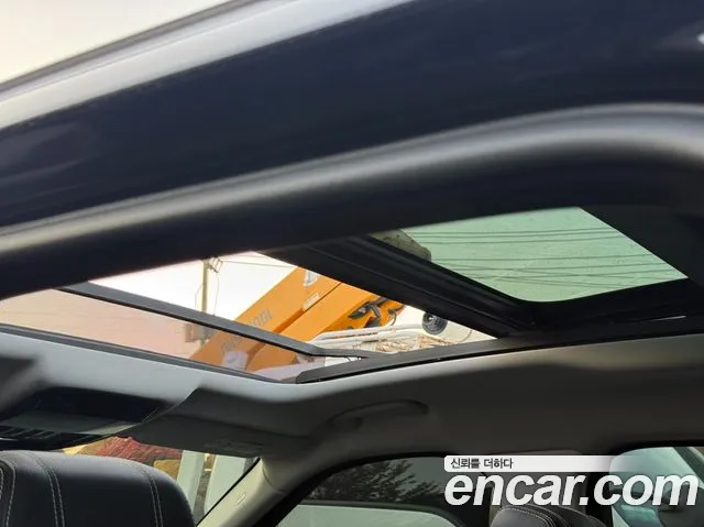 Land Rover Range Rover Velar 2019 thumb 9