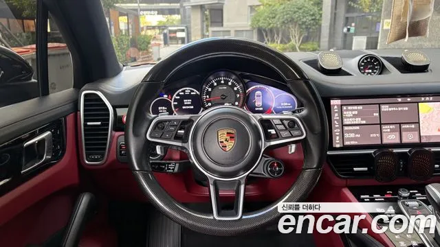 Porsche Cayenne 2021 thumb 3