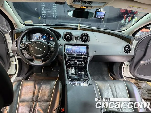 Jaguar XJ 2019 thumb 7