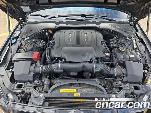 Jaguar XF 2019 thumb 6