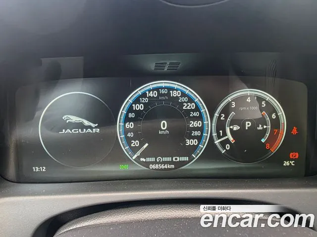 Jaguar XF 2019 thumb 8