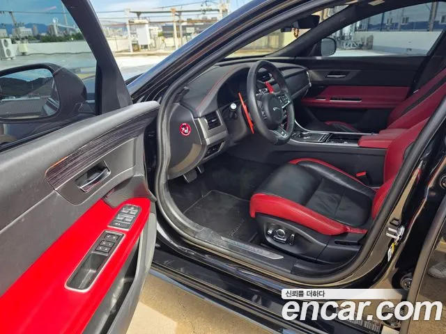 Jaguar XF 2019 thumb 11