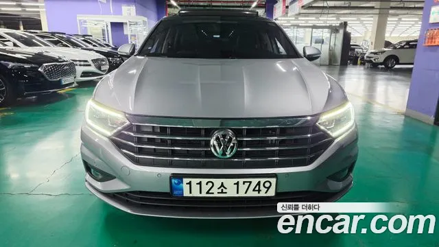 Volkswagen Jetta 2021 thumb 2