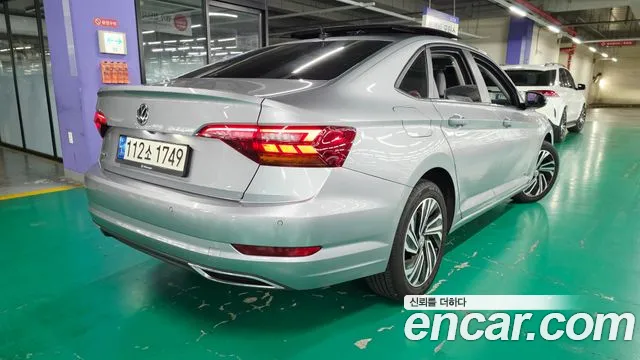 Volkswagen Jetta 2021 thumb 3