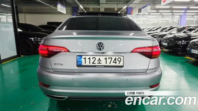 Volkswagen Jetta 2021 thumb 4