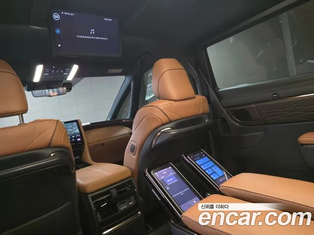 Toyota Alphard 2025 thumb 9