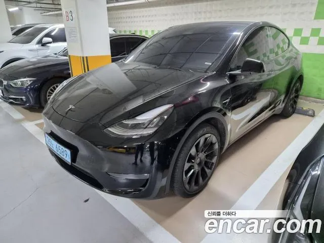 Tesla Model Y 2021 thumb 2