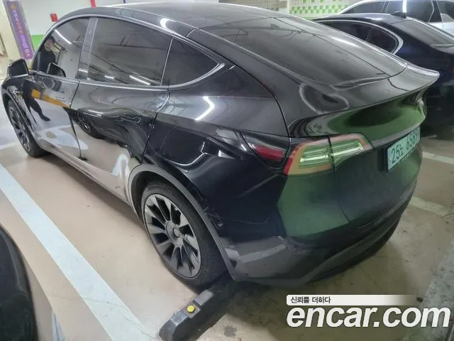 Tesla Model Y 2021 thumb 3