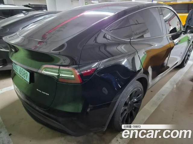 Tesla Model Y 2021 thumb 4
