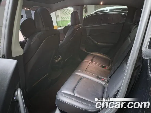 Tesla Model Y 2021 thumb 6