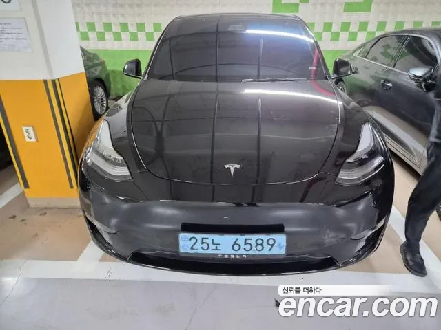Tesla Model Y 2021 thumb 12