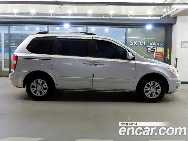 Kia Carnival 2012 thumb 3