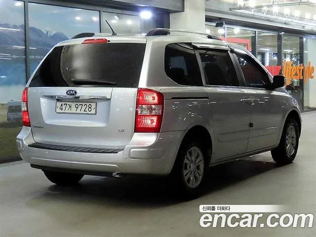 Kia Carnival 2012 thumb 4