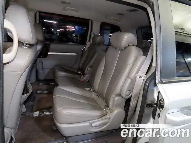Kia Carnival 2012 thumb 7