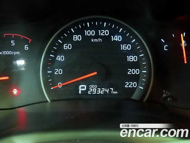 Kia Carnival 2012 thumb 9