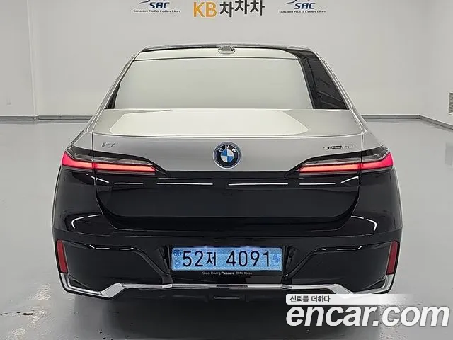 BMW i7 2024 thumb 3