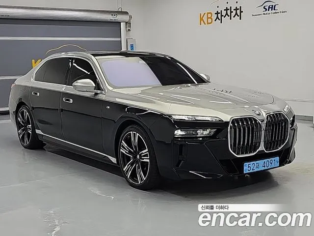 BMW i7 2024 thumb 4