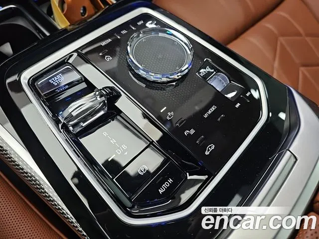 BMW i7 2024 thumb 8