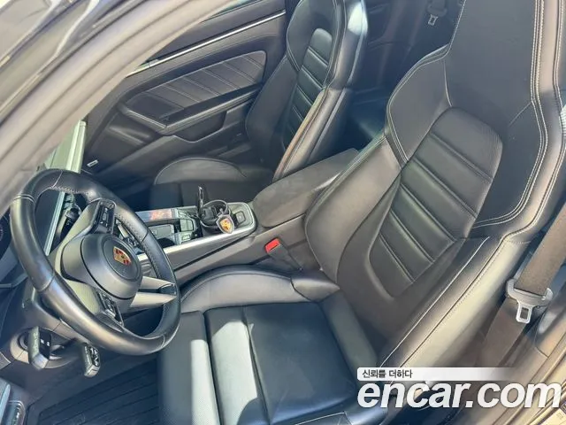 Porsche 911 2022 thumb 4