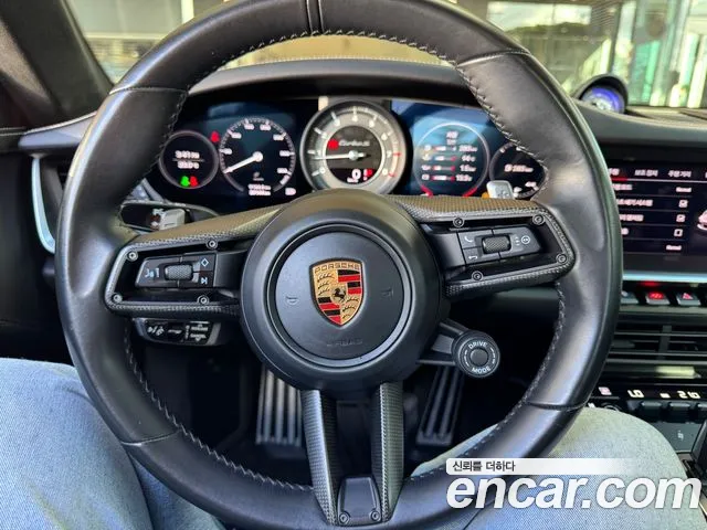 Porsche 911 2022 thumb 10