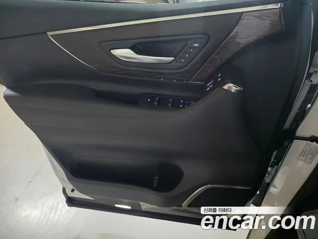 Toyota Alphard 2025 thumb 9